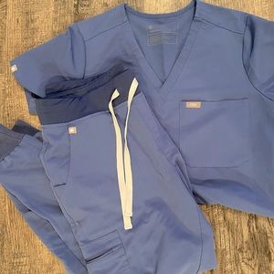 Women’s Figs Jogger Scrub Set - S Top/M Bottom